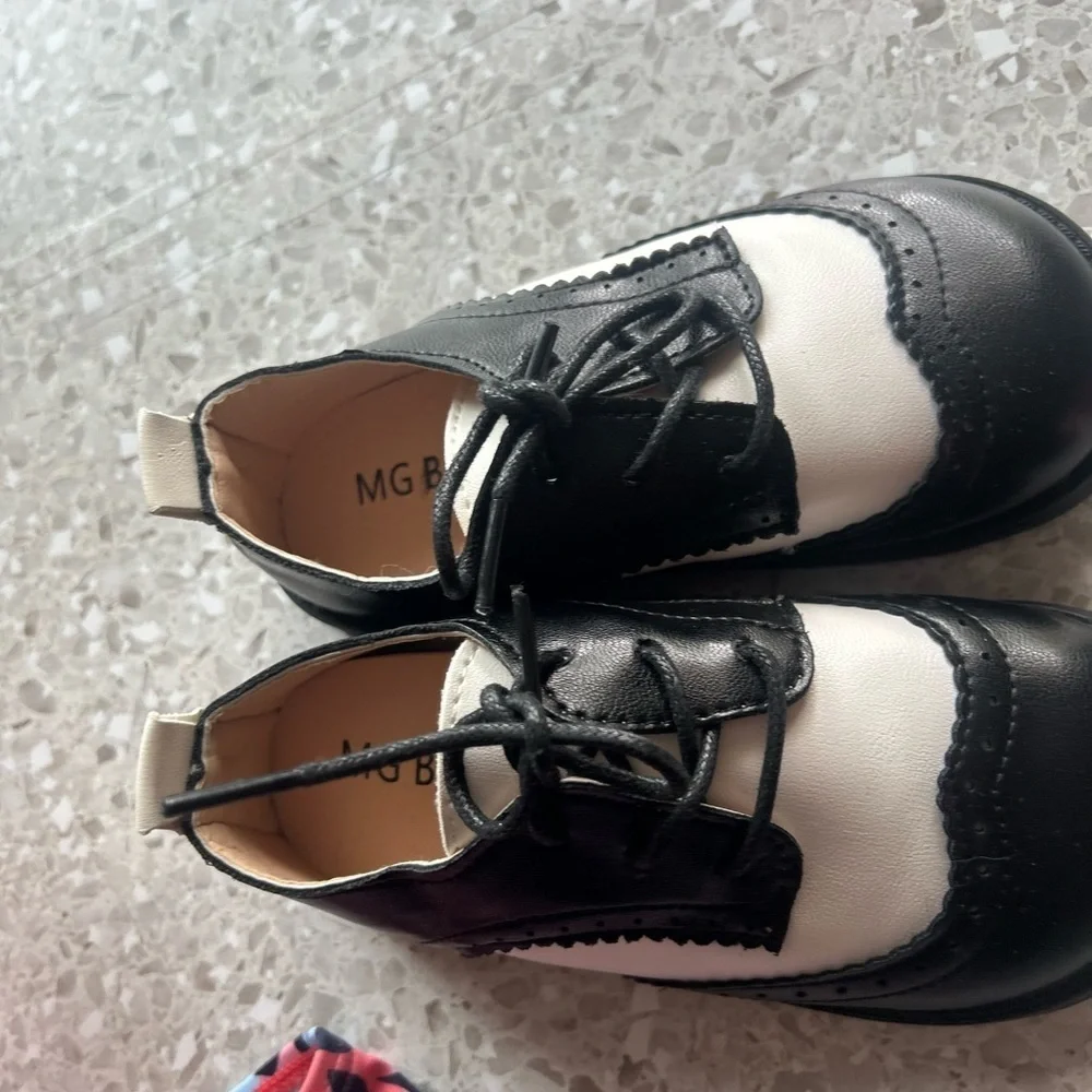 New mg baby shoes kids size (29) US 11
